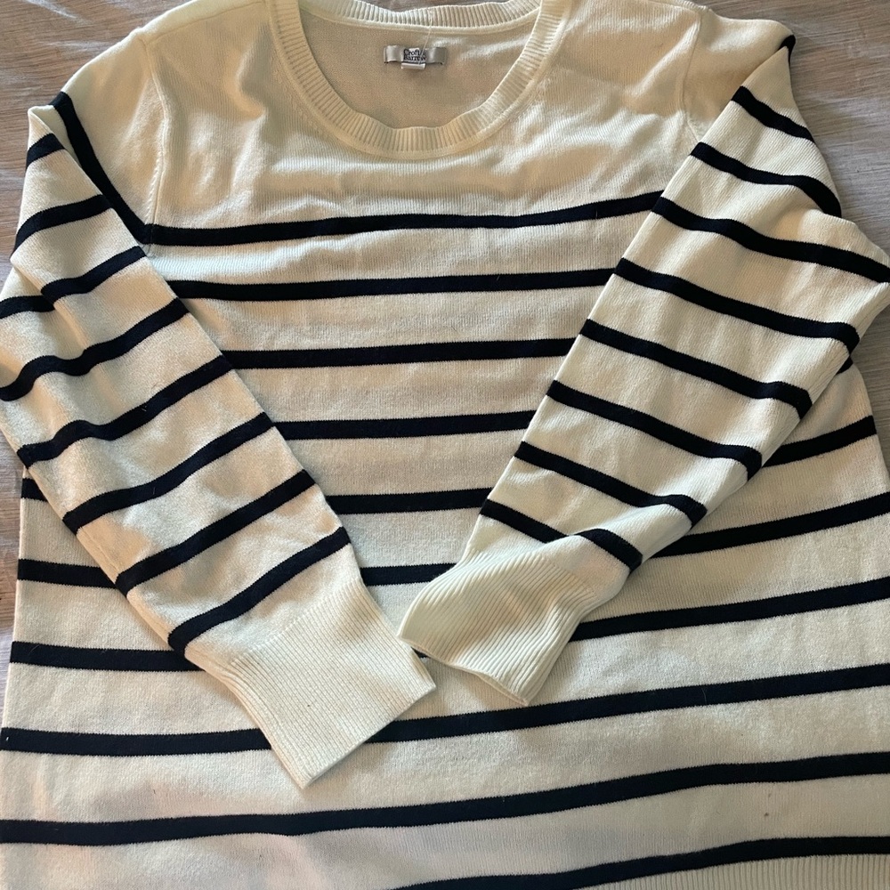 NWOT Croft & Barrow Striped Cream and Black Sweater